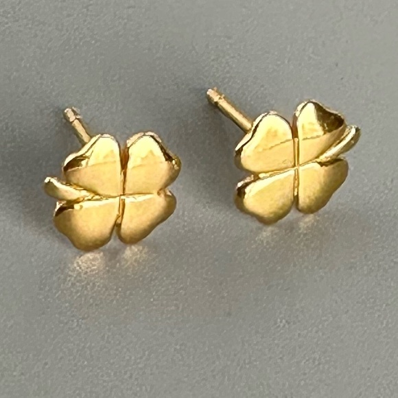 14k Gold Vermeil Shamrock Lucky Clover Stud Earrings - Picture 14 of 16